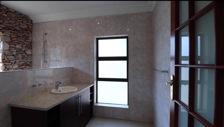 4 Bedroom Property for Sale in Ifafi North West